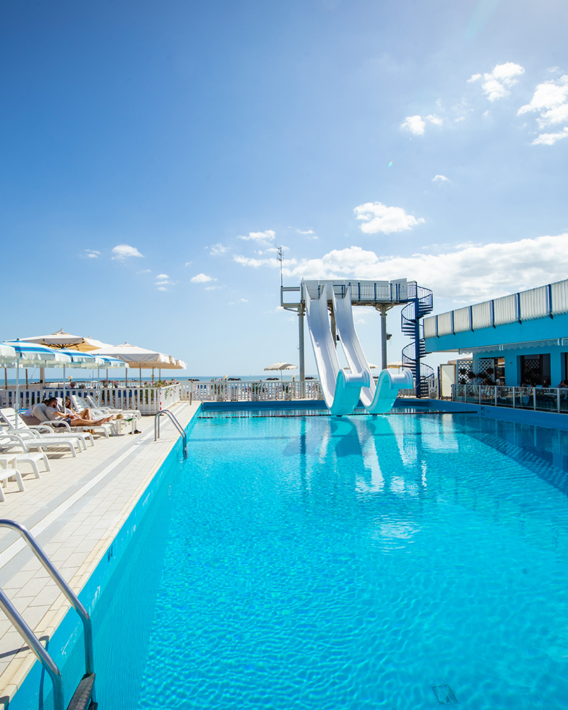 hotel con piscina cesenatico